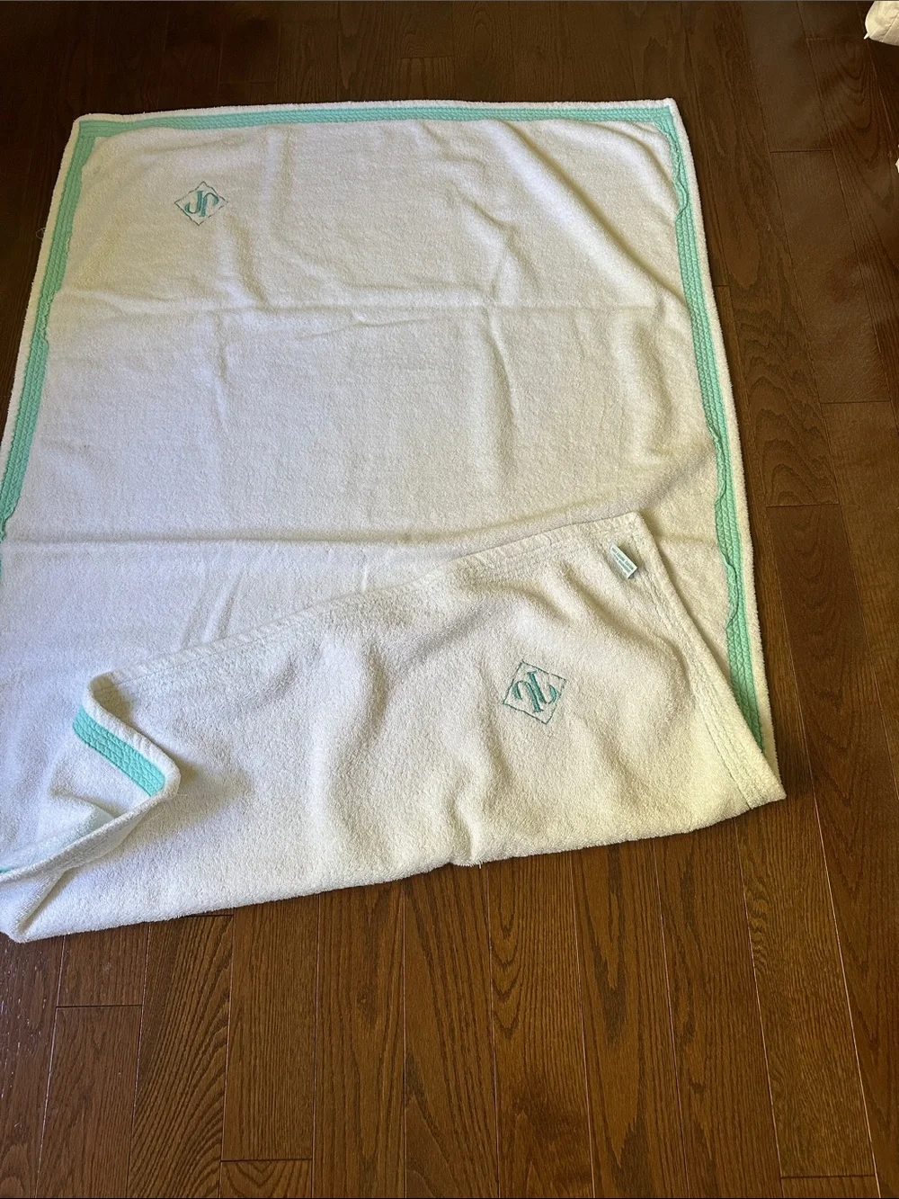Methode JPWhite Bath Towel with Mint Border - Premium Home Bath Paris